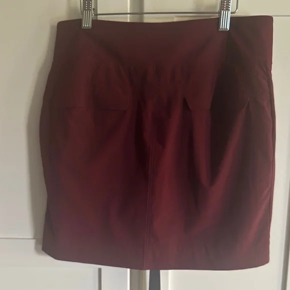 Athleta So-ho Burgundy Skirt/Skort - Picture 2 of 7